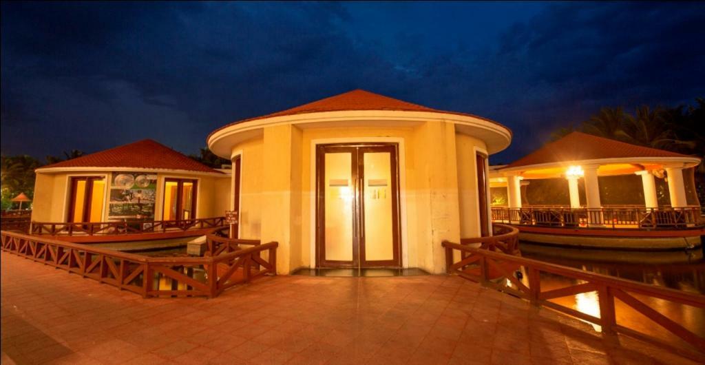 Ocean Spray Otel Kālapettai Dış mekan fotoğraf