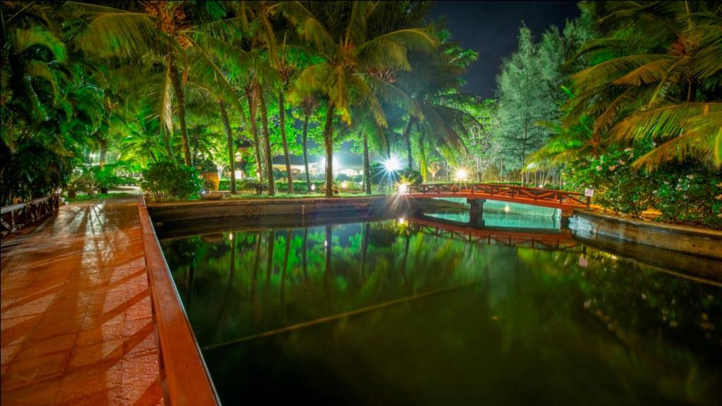 Ocean Spray Otel Kālapettai Dış mekan fotoğraf